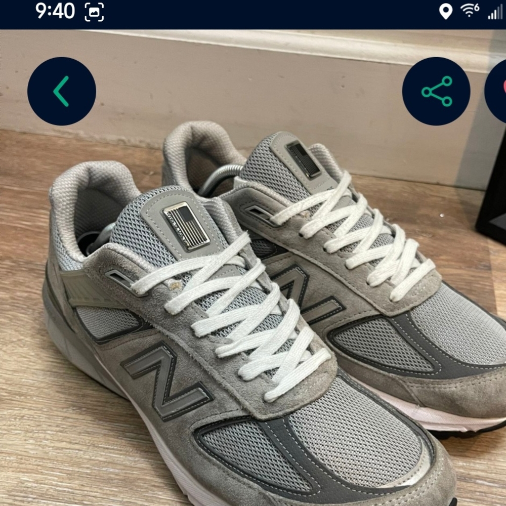 New Balance Men's Gray and White Sneakers